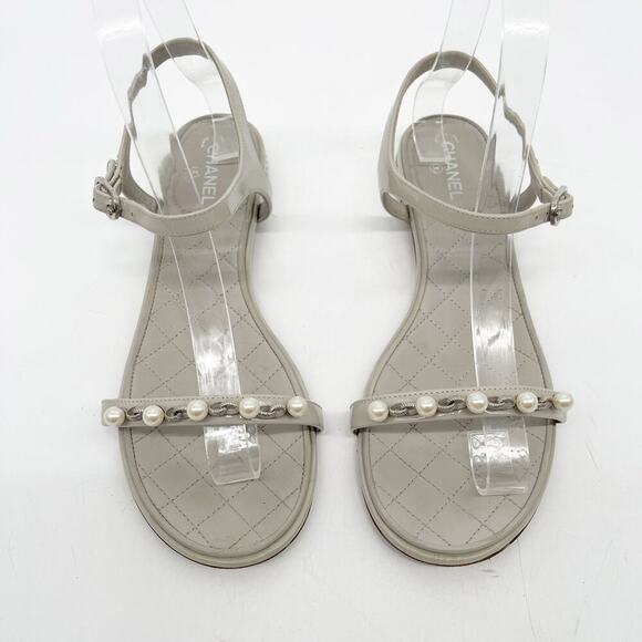 Chanel 37C Gray Quilted Leather Faux Pearl CC Logo Ankle Strap Flat Sandals - Picture 5 of 14